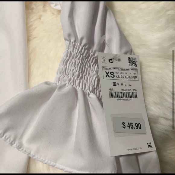 Zara-white bell sleeves white shirt with black sequin & velvet embroidery xs NWT - Picture 4 of 7